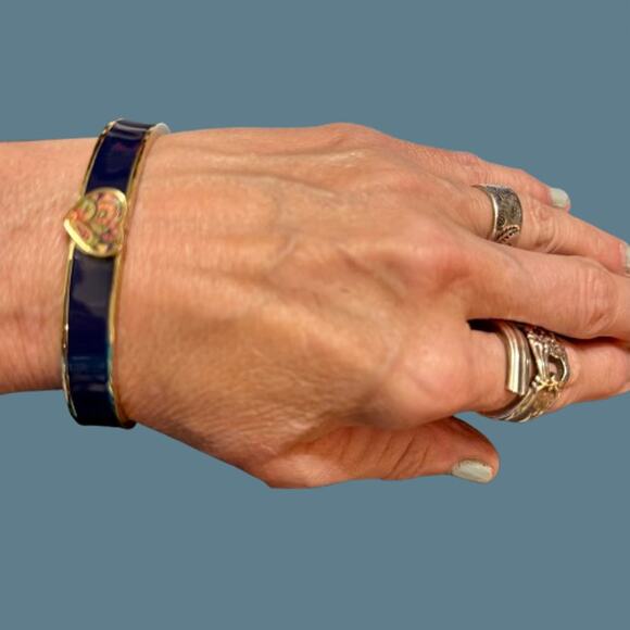 Vera Bradley Lola Heart Black Enamel Hinged Bracelet - Picture 6 of 9